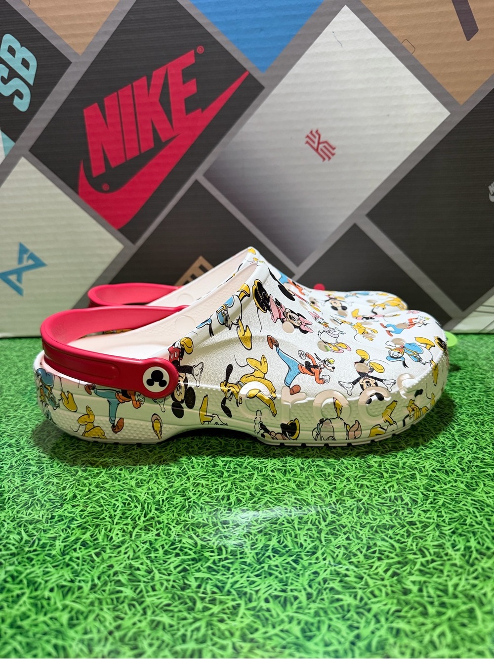 Crocs Adult Mickey Mouse & Friends Baya Clogs Men’s Size 10 NEW